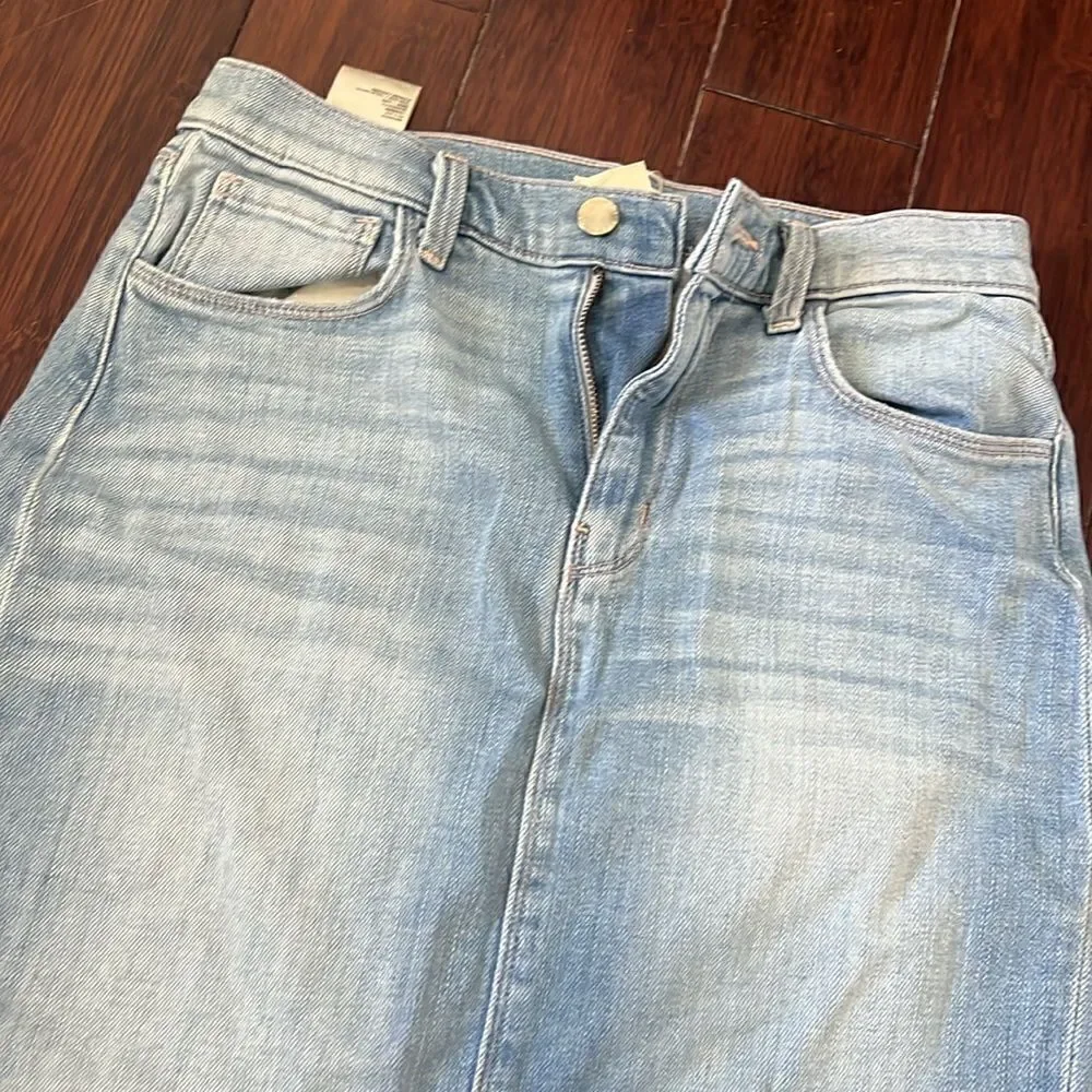 LAGENCE Jean Skirt - Like New - Light Wash - Size 26 - Knee Length Skirt